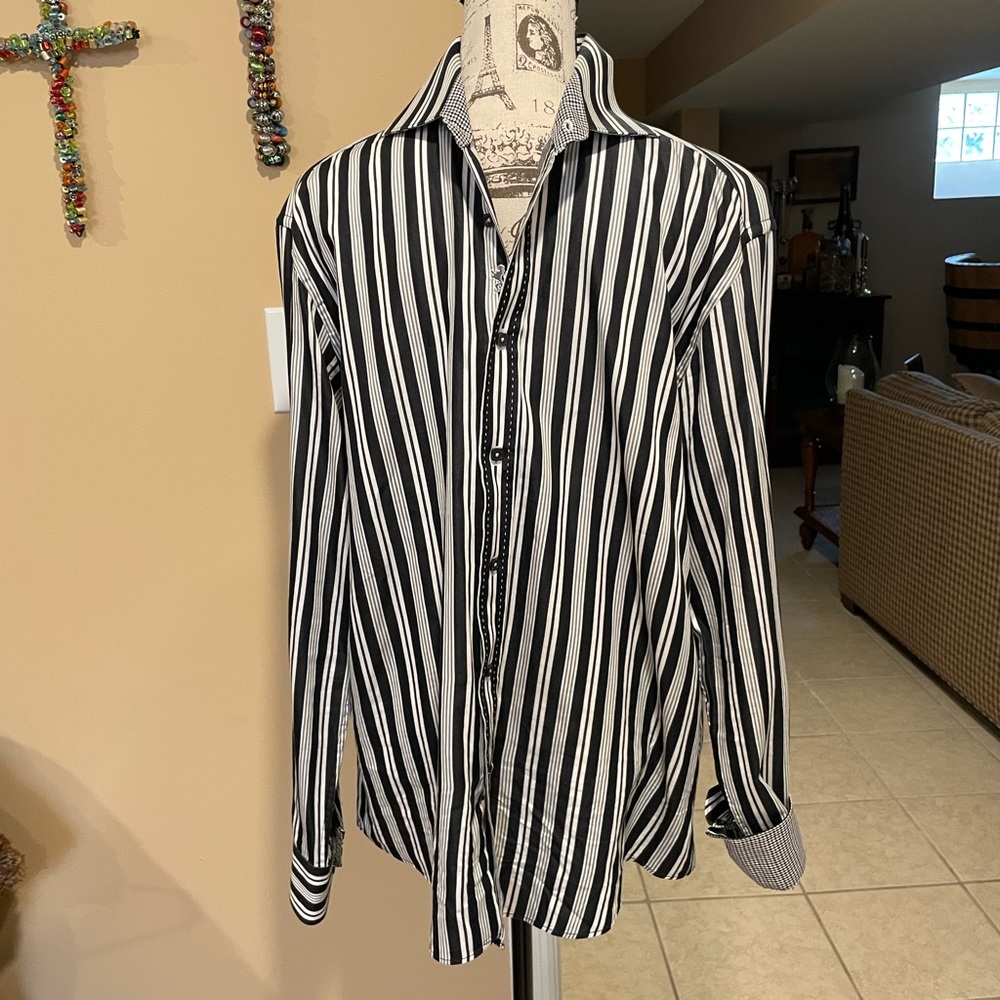 Bugatchi Men’s shaped fit shirt